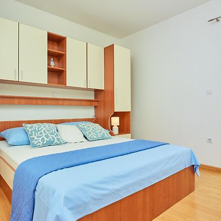 Apartments Zelic Tučepi Exteriör bild