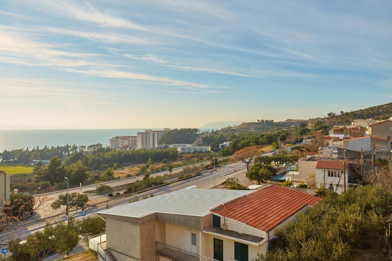Apartments Zelic Tučepi Exteriör bild