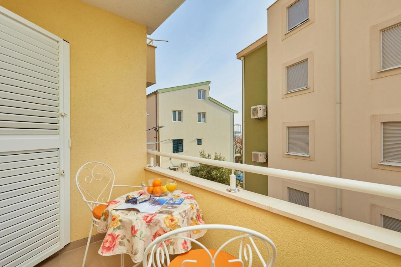 Apartments Zelic Tučepi Exteriör bild